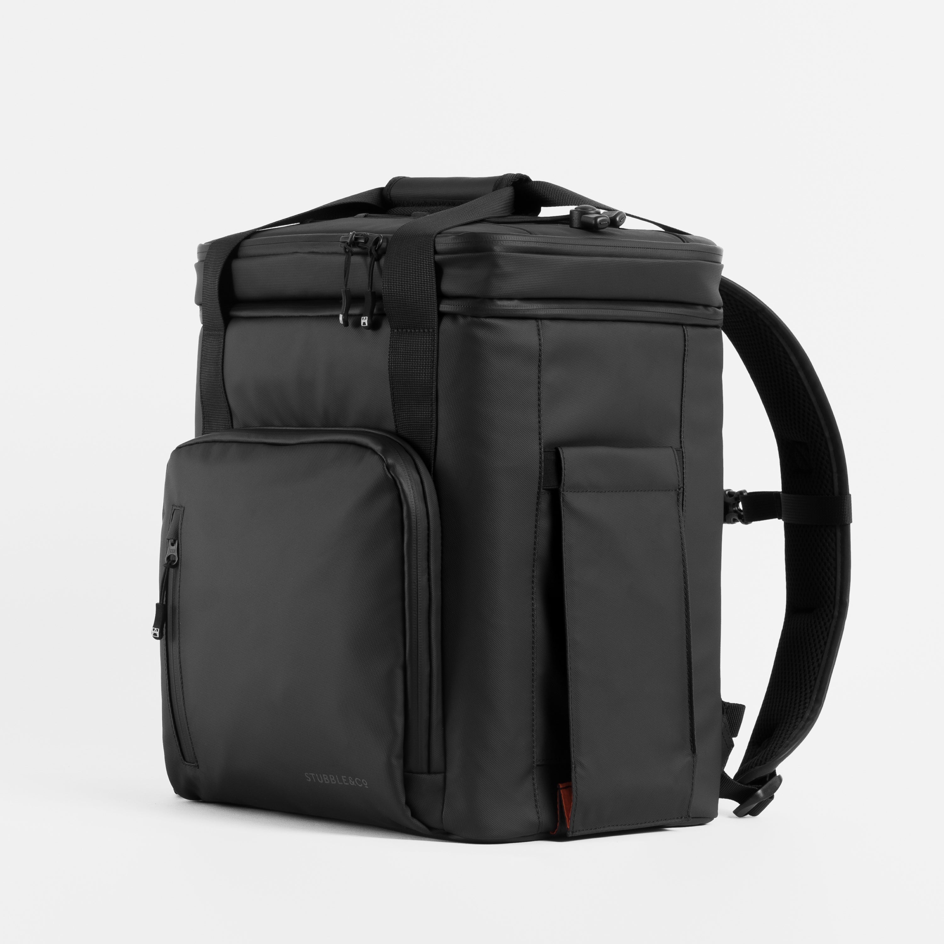 Rucksack with cooler outlet compartment