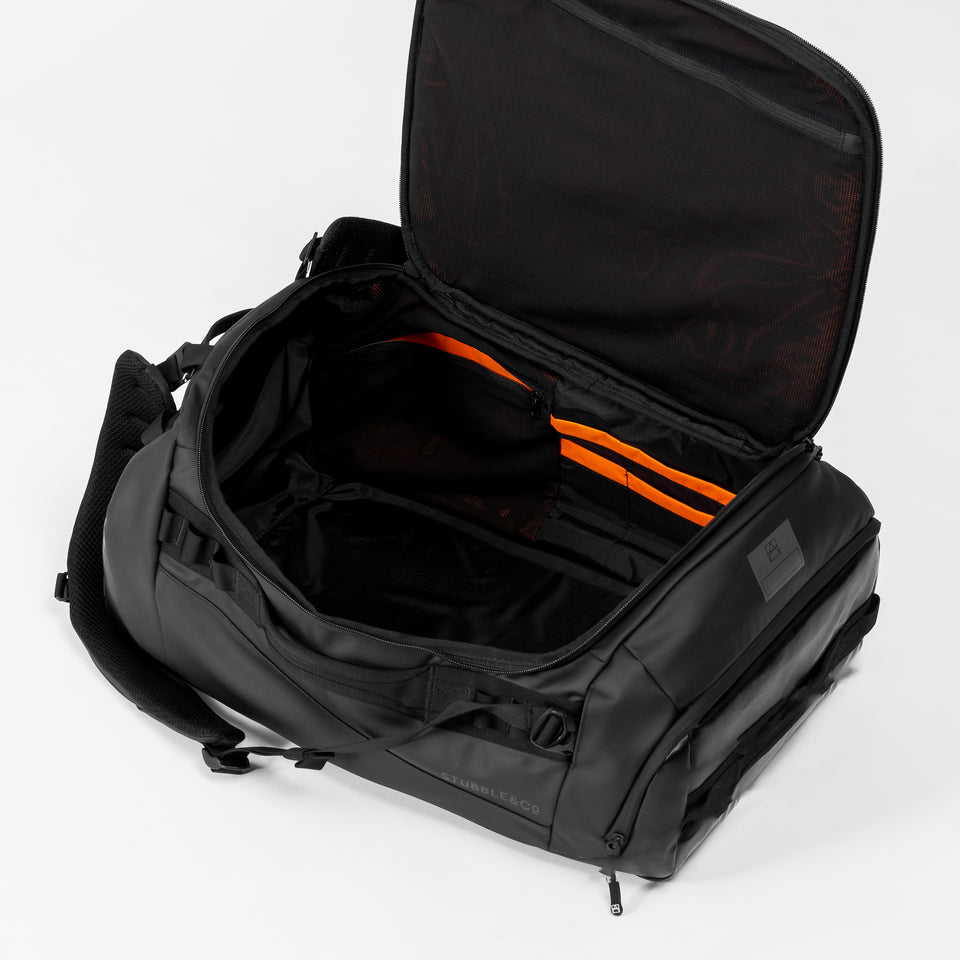 a studeio shot of the interior compartment of the kit bag 40l [All variants]