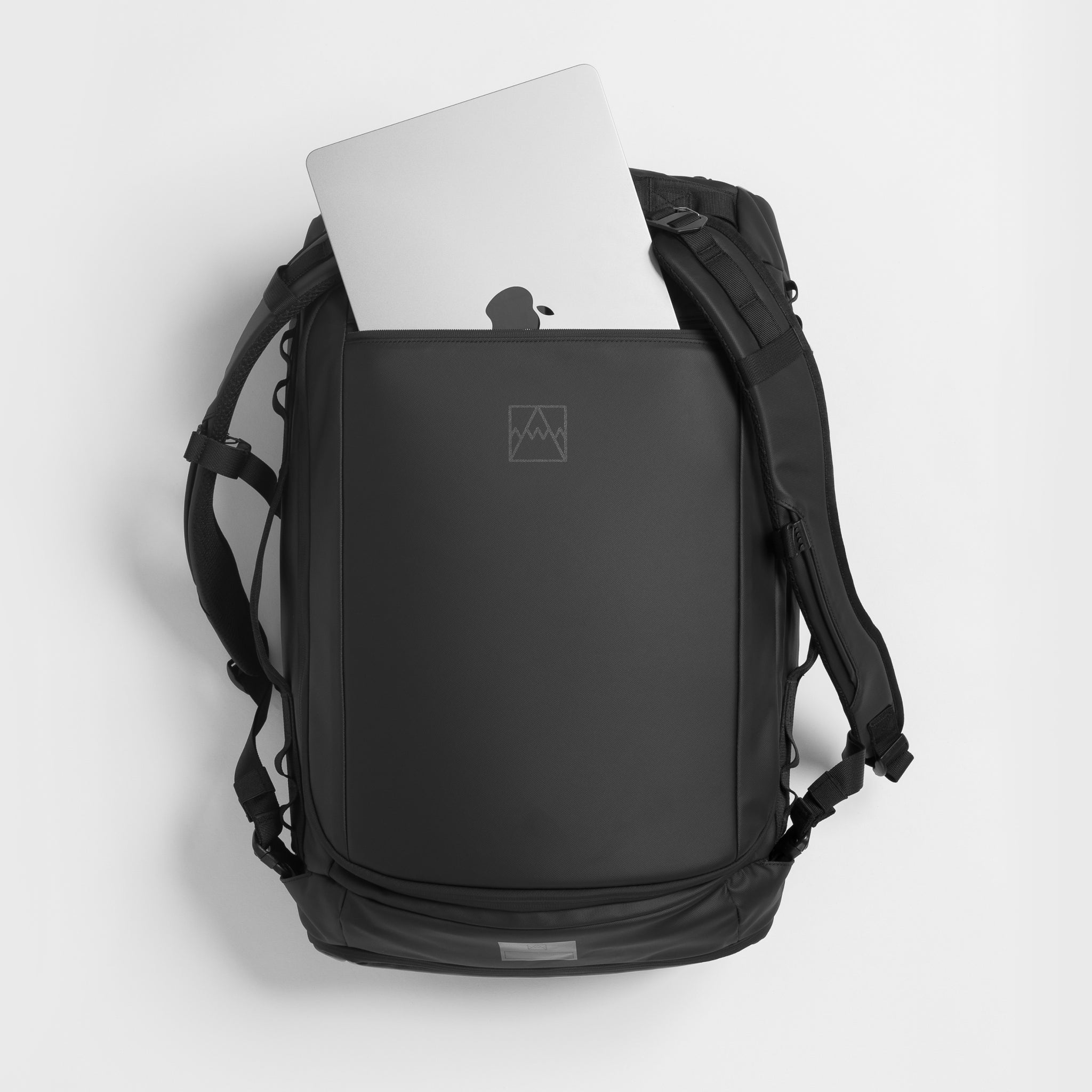 a studio shot of the laptop compartment on a black kit bag 40l [All variants]