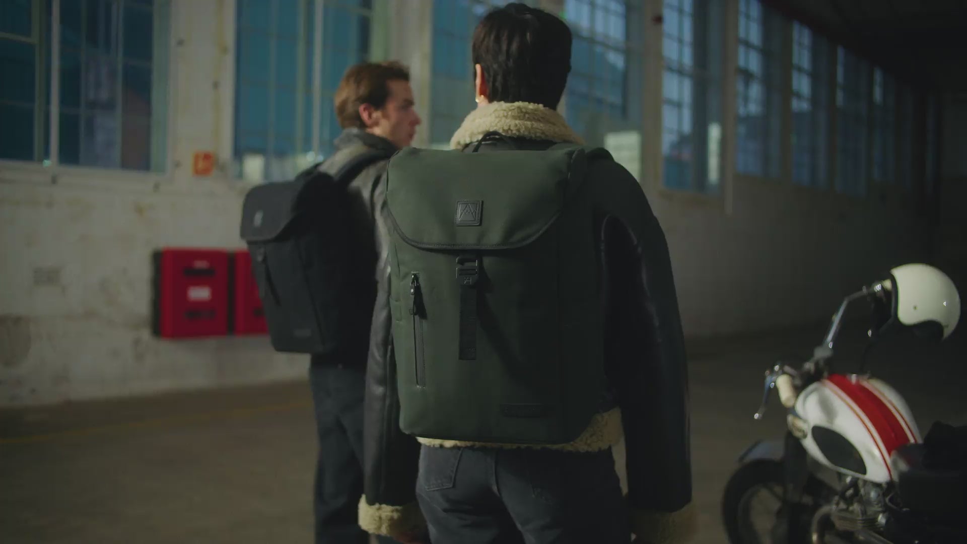 A launch video of the backpack 20l in canvas