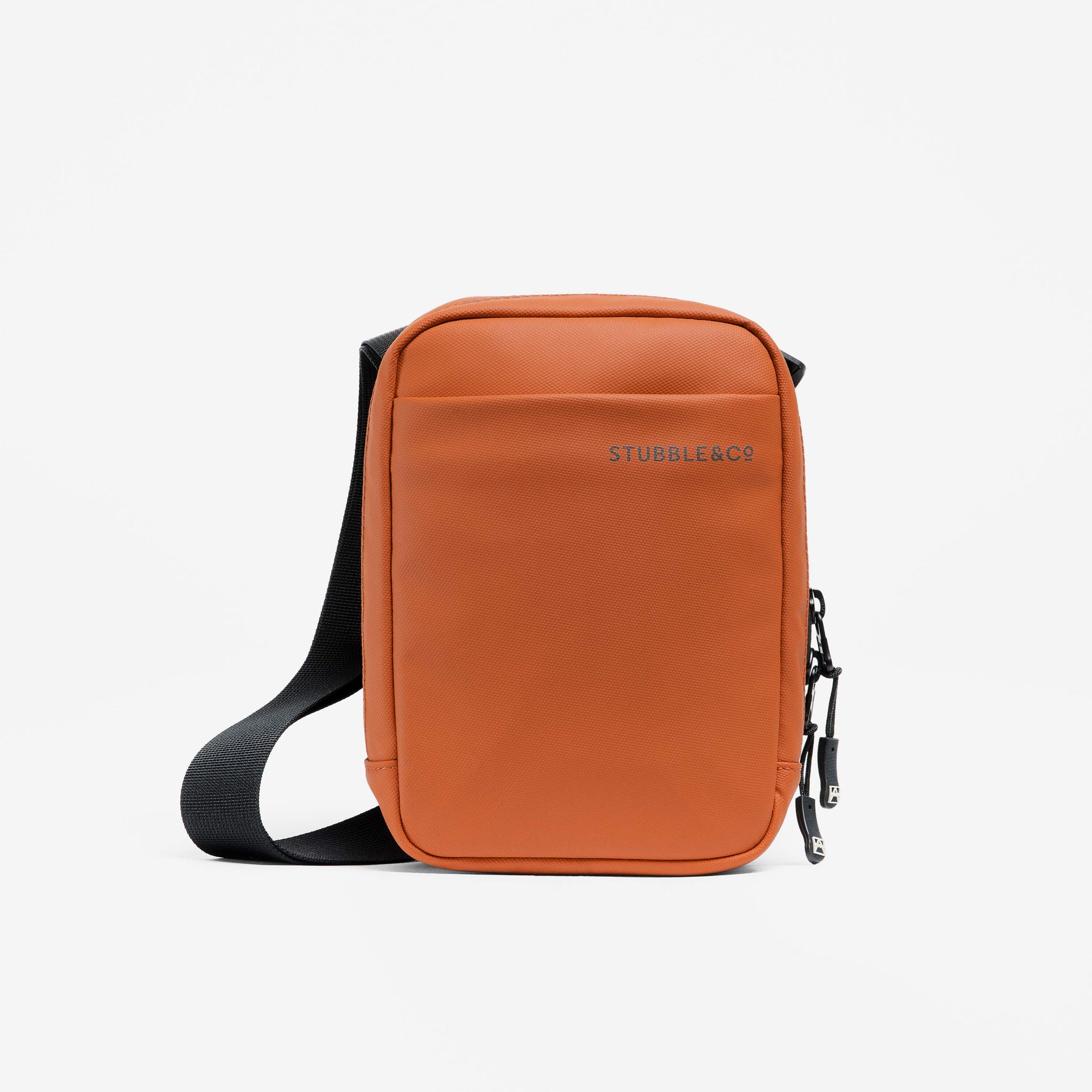 A studio of the front of the Shoulder Bag in Rust